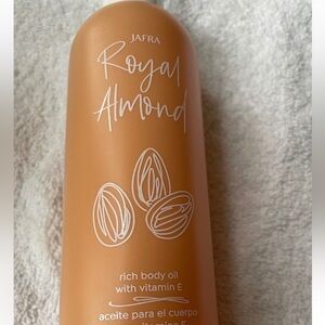 Jafra Royal Almond Body Oil 8.4 Fl oz, brand new